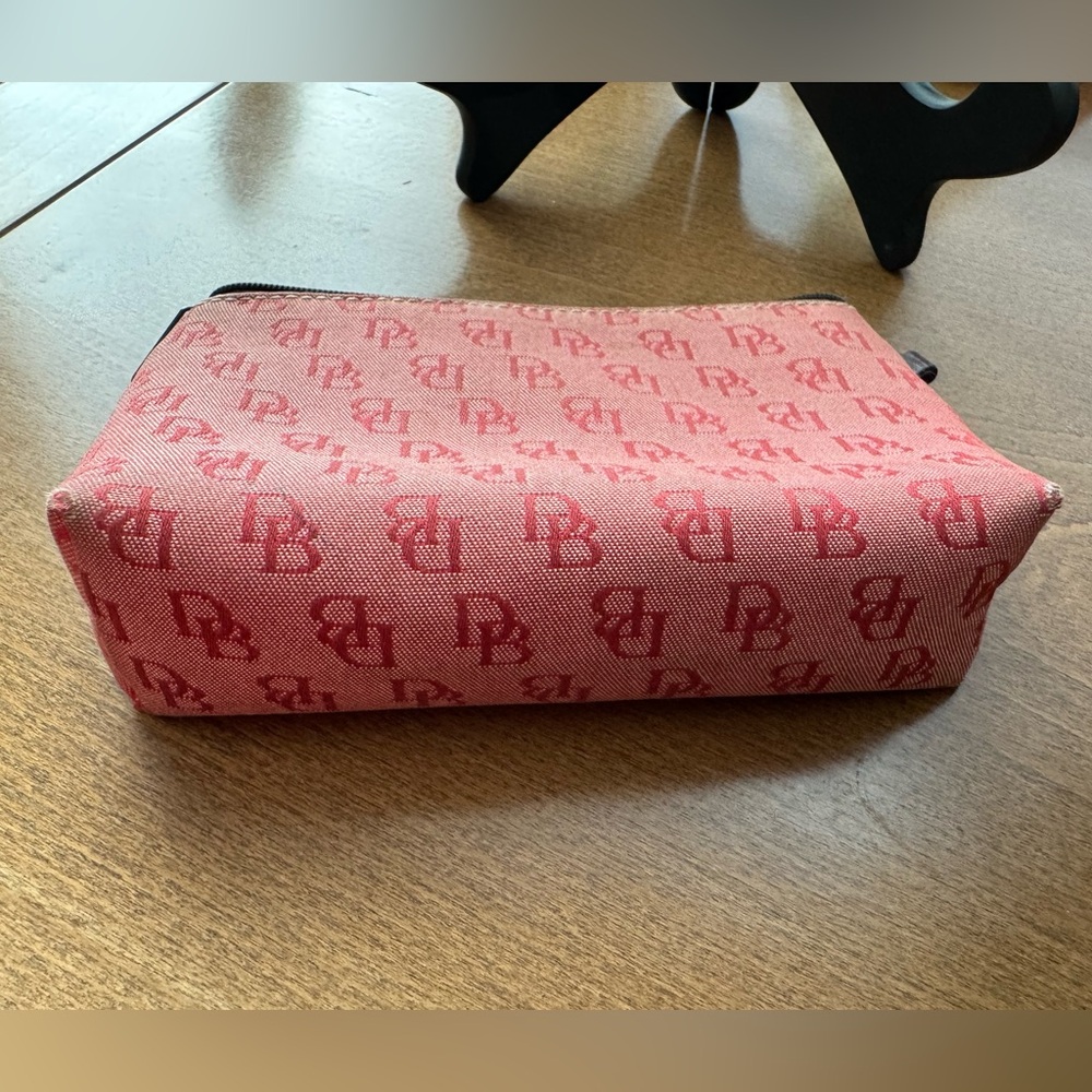 Dooney & Bourke Makeup Bag/Pouch in the Red Signature Fabric Print - Picture 5 of 6